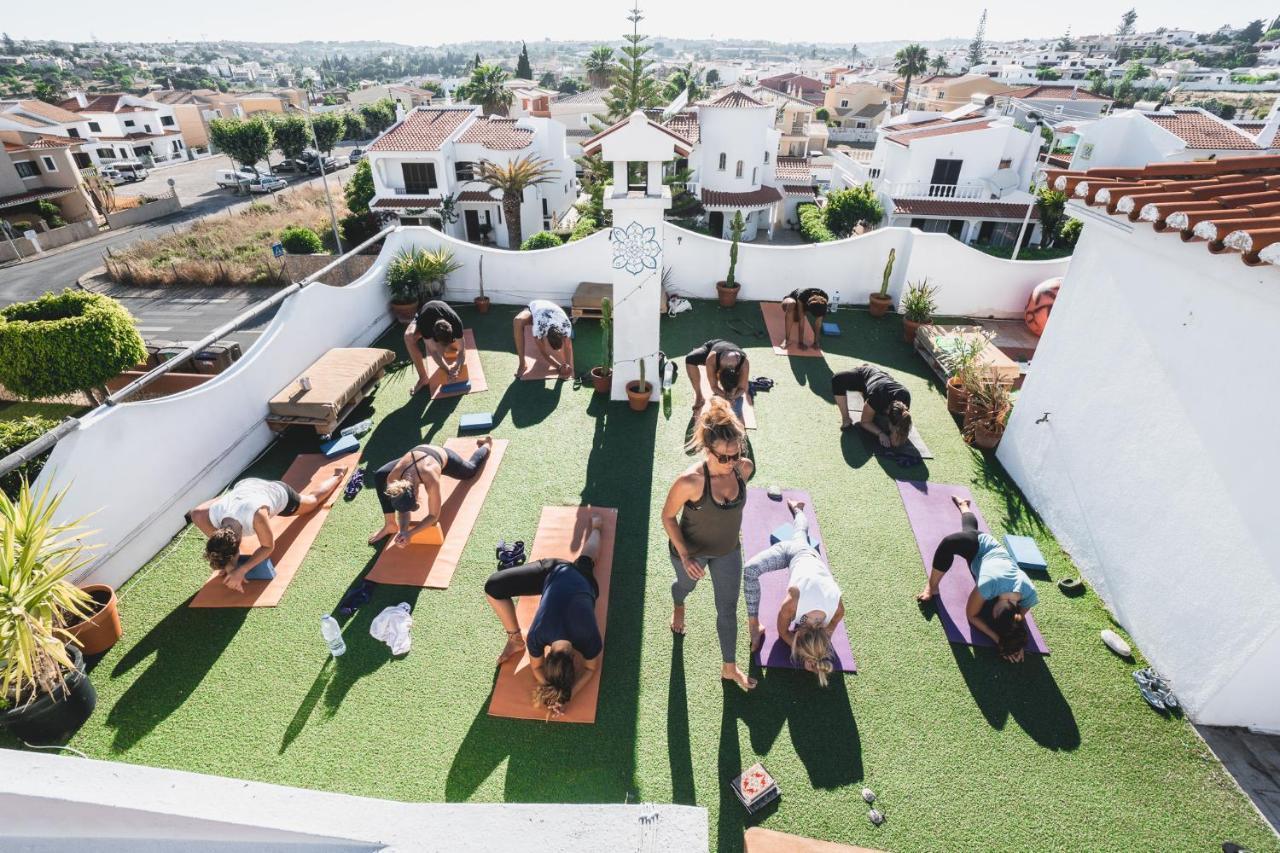 Bura Surfhouse Hostel Lagos Exterior photo