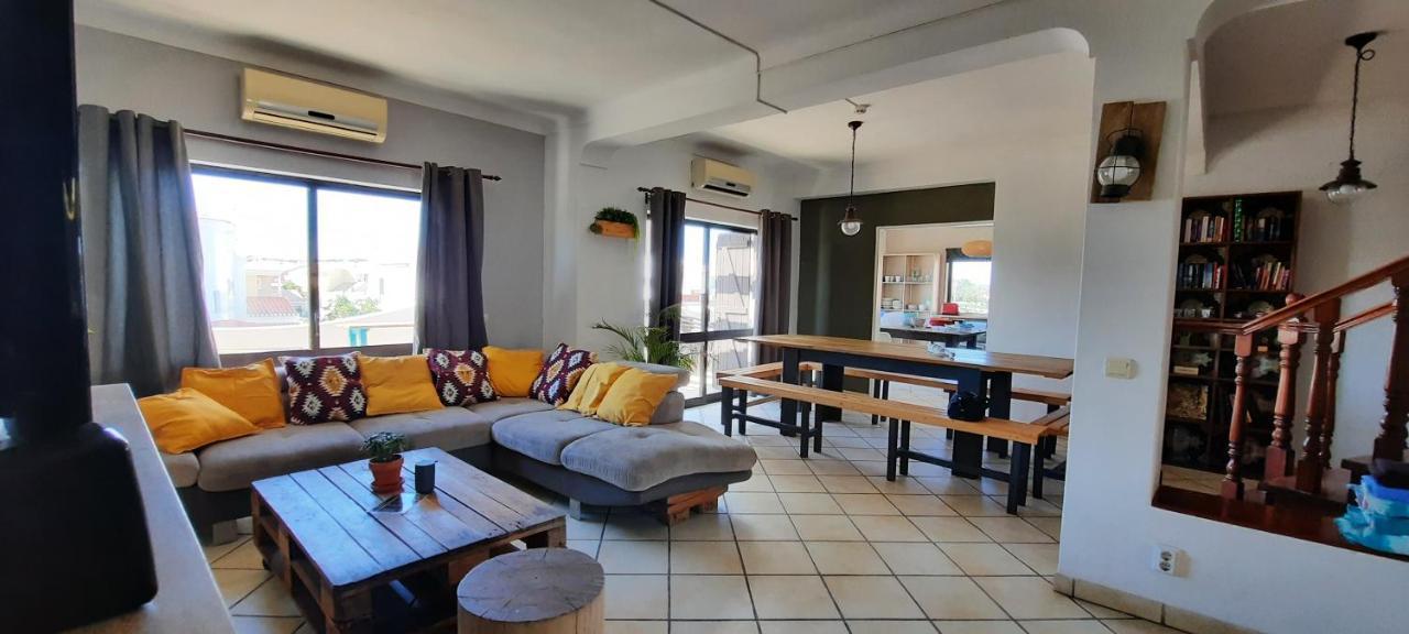 Bura Surfhouse Hostel Lagos Exterior photo